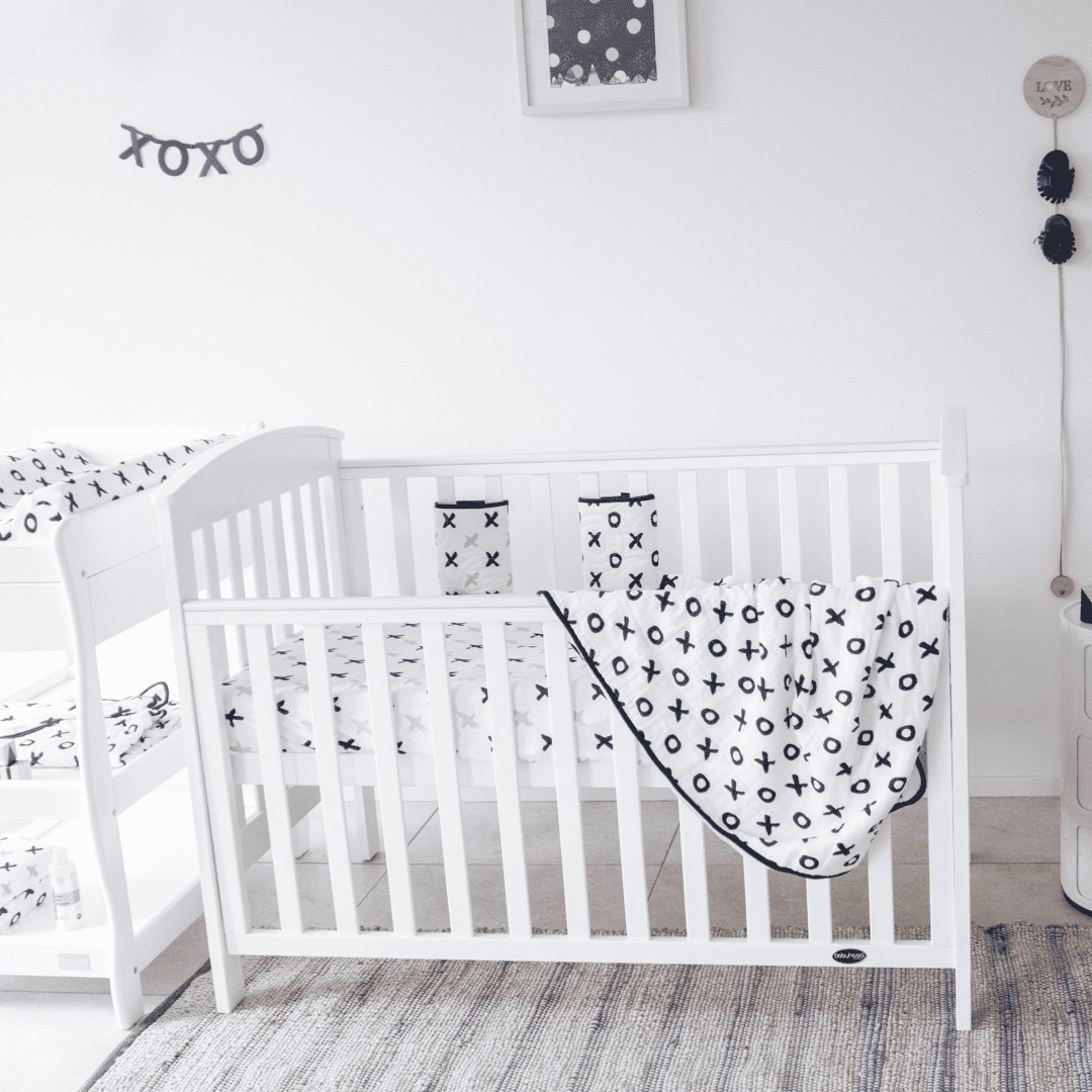 Classic Curve 4-in-1 Cot Main image