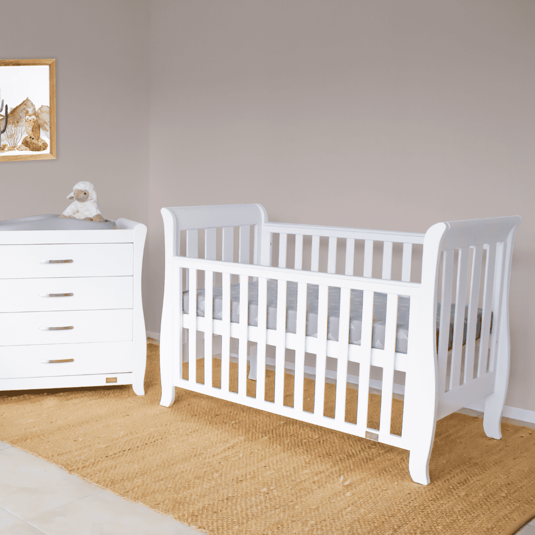 Classic Sleigh 4-in-1 Cot Main image